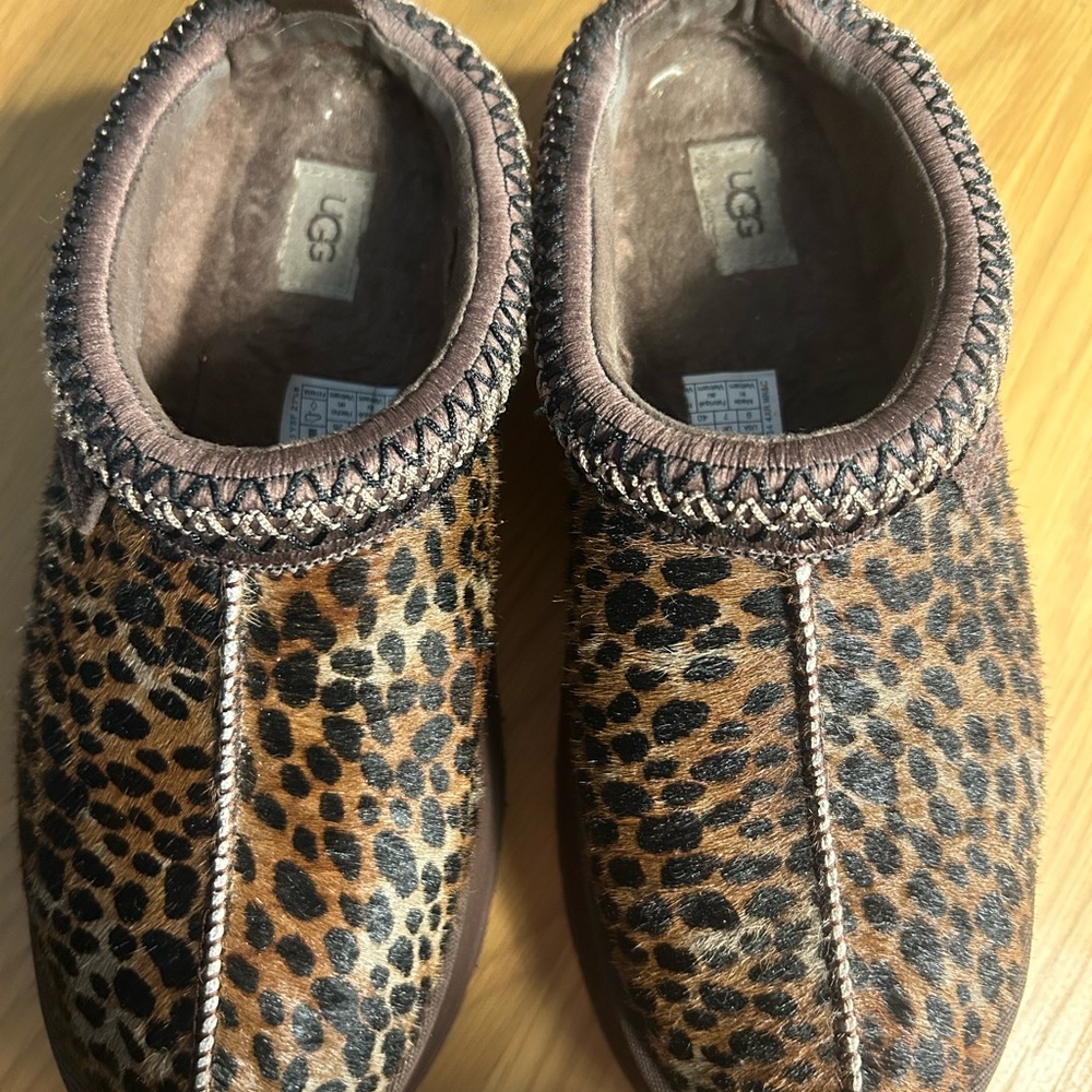 UGG Women’s Leopard Print Slippers Clogs